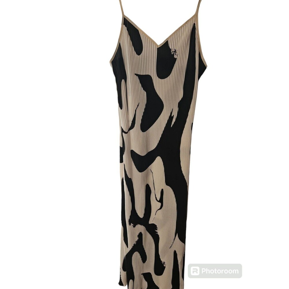 SHEIN BLACK AND WHITE SZ M DRESS